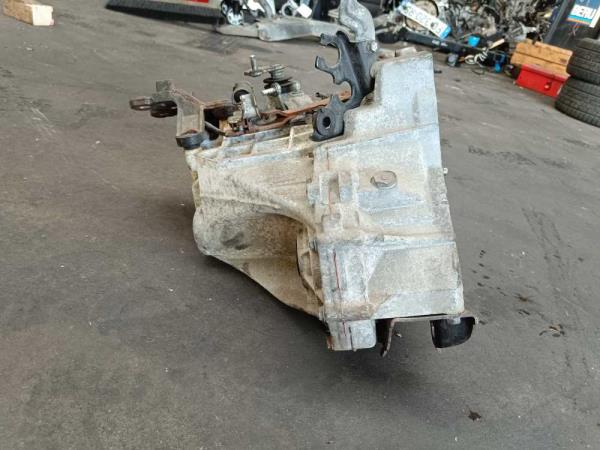 BOITE DE VITESSE MANUEL CITROEN C1 / PEUGEOT 107 / TOYOTA AYGO 1.0 ESSENCE - Vue 3